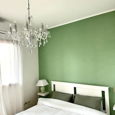 Casa Vacanza Elislor Apartments 菲乌米奇诺 外观 照片