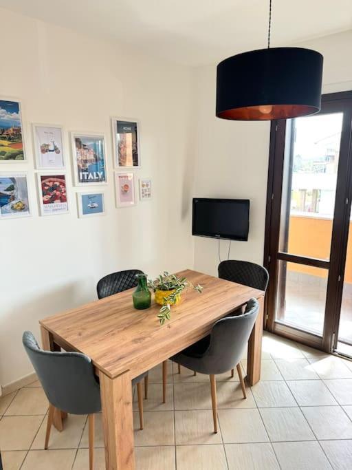 Casa Vacanza Elislor Apartments 菲乌米奇诺 外观 照片