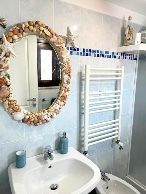 Casa Vacanza Elislor Apartments 菲乌米奇诺 外观 照片