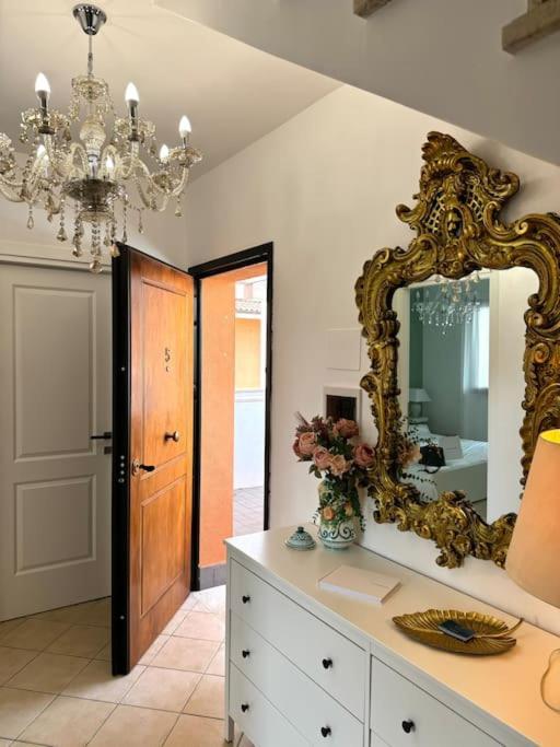 Casa Vacanza Elislor Apartments 菲乌米奇诺 外观 照片